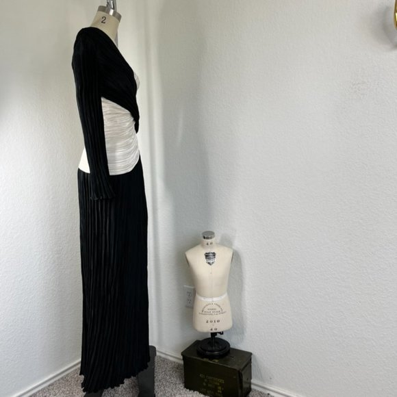 Mary McFadden Brook Shields Color Block Pleated Panel Floor Length Evening Gown - Picture 11 of 13